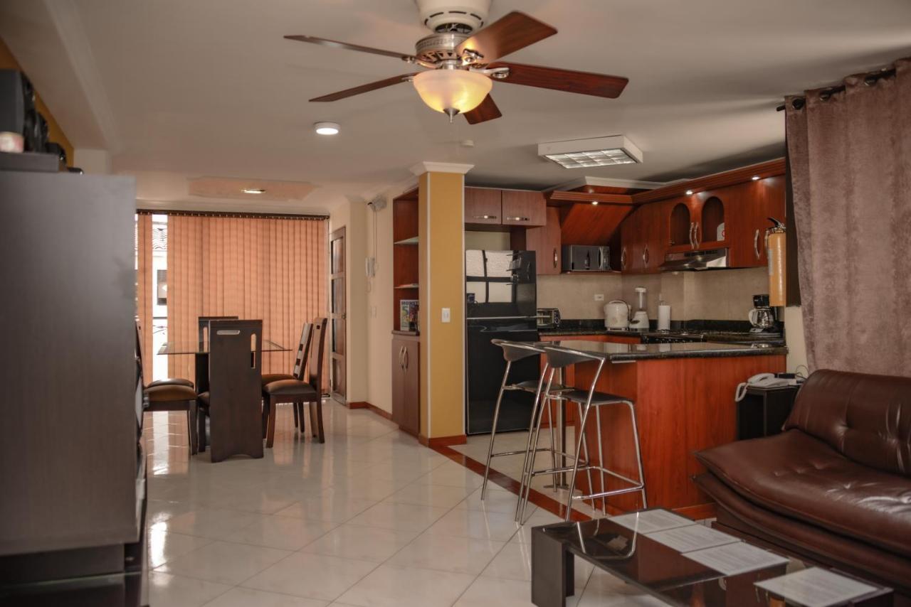 Calle 8 Suites Medellín Eksteriør bilde