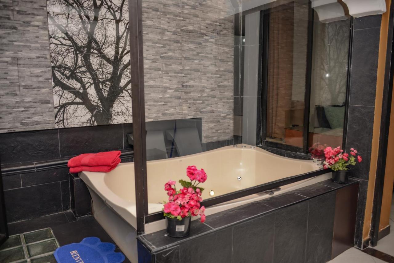 Calle 8 Suites Medellín Eksteriør bilde