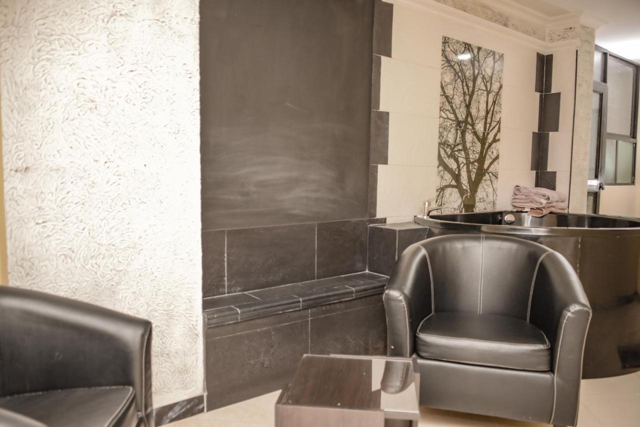 Calle 8 Suites Medellín Eksteriør bilde
